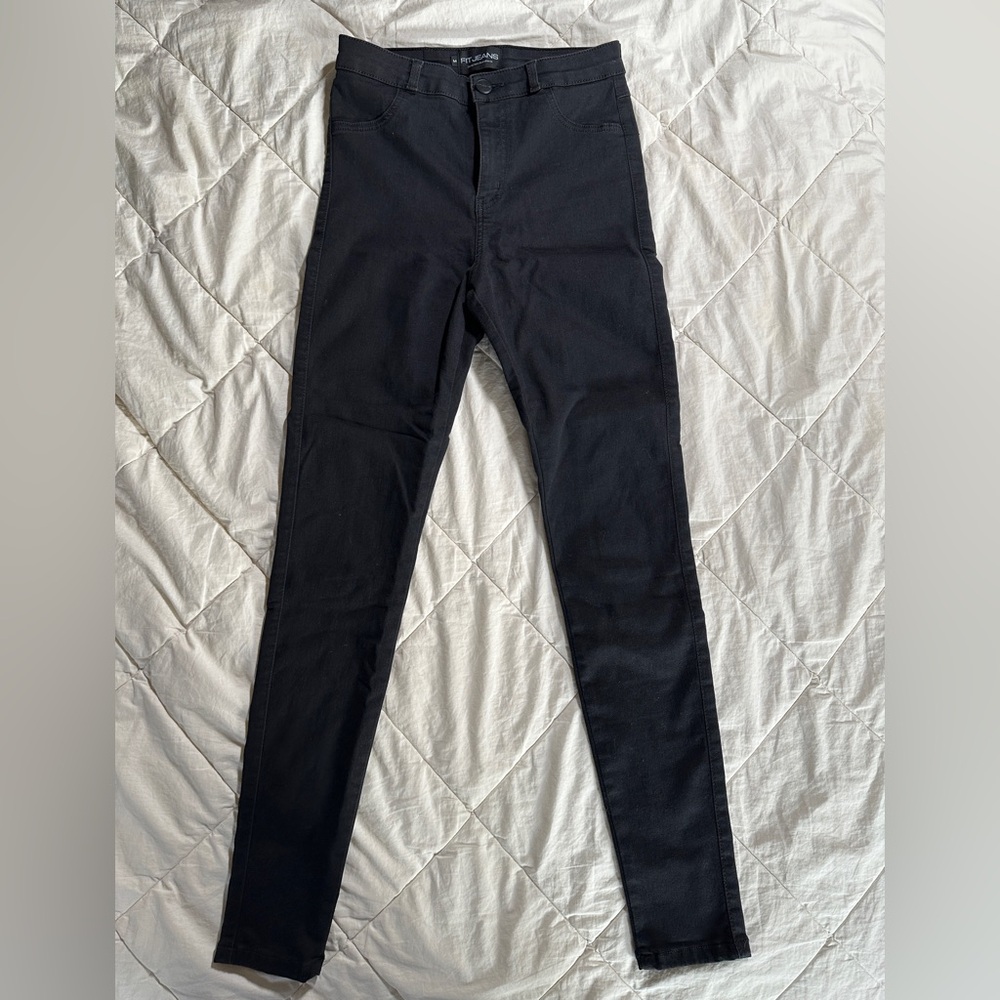 FITJEANS Contour Skinny Jeans. NWOT-Black, size medium.